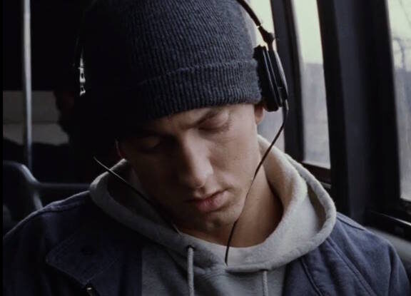 Eminem nel film 8 Mile, simbolo di determinazione e riscatto personale